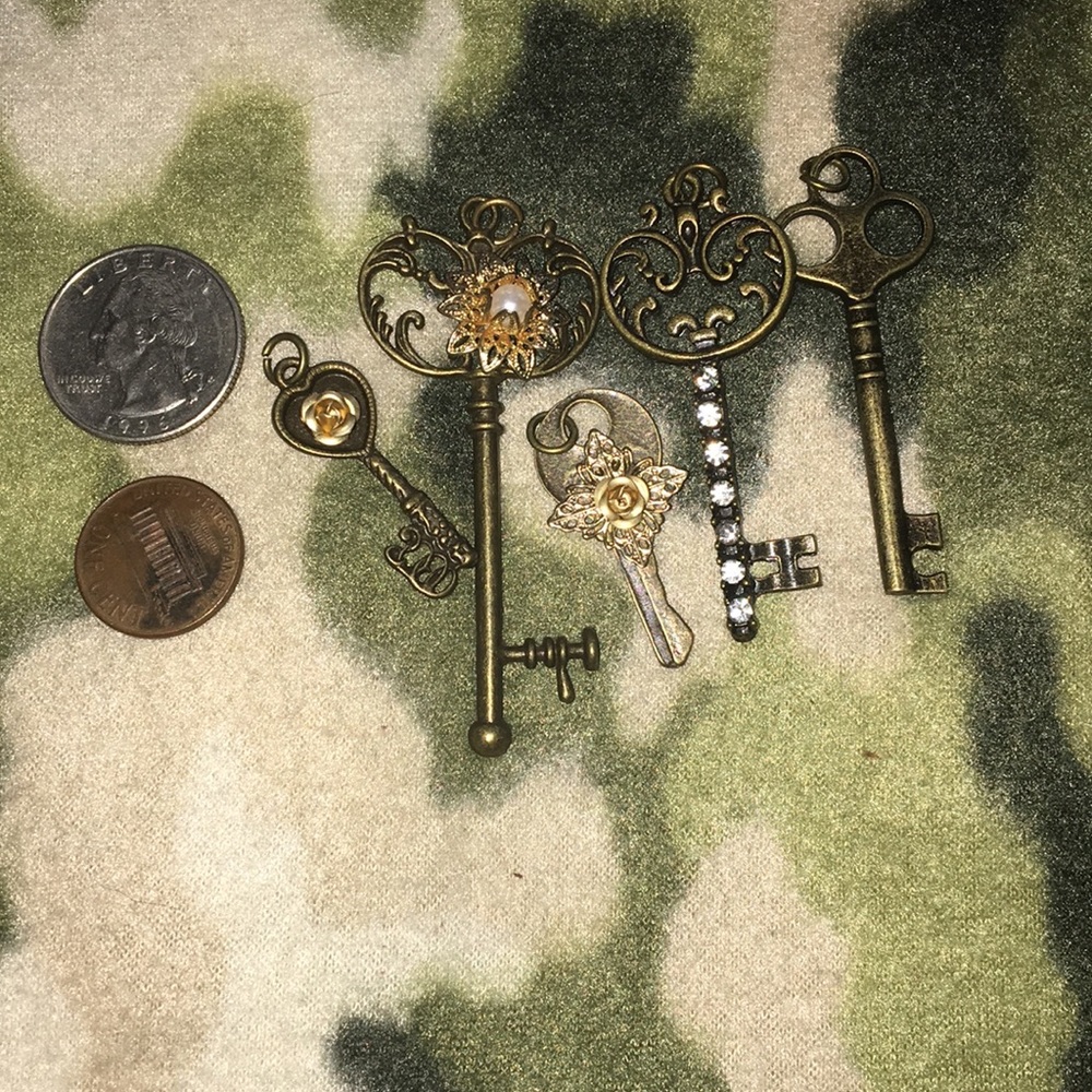 Vintage Key Bundle! - Picture 2 of 6